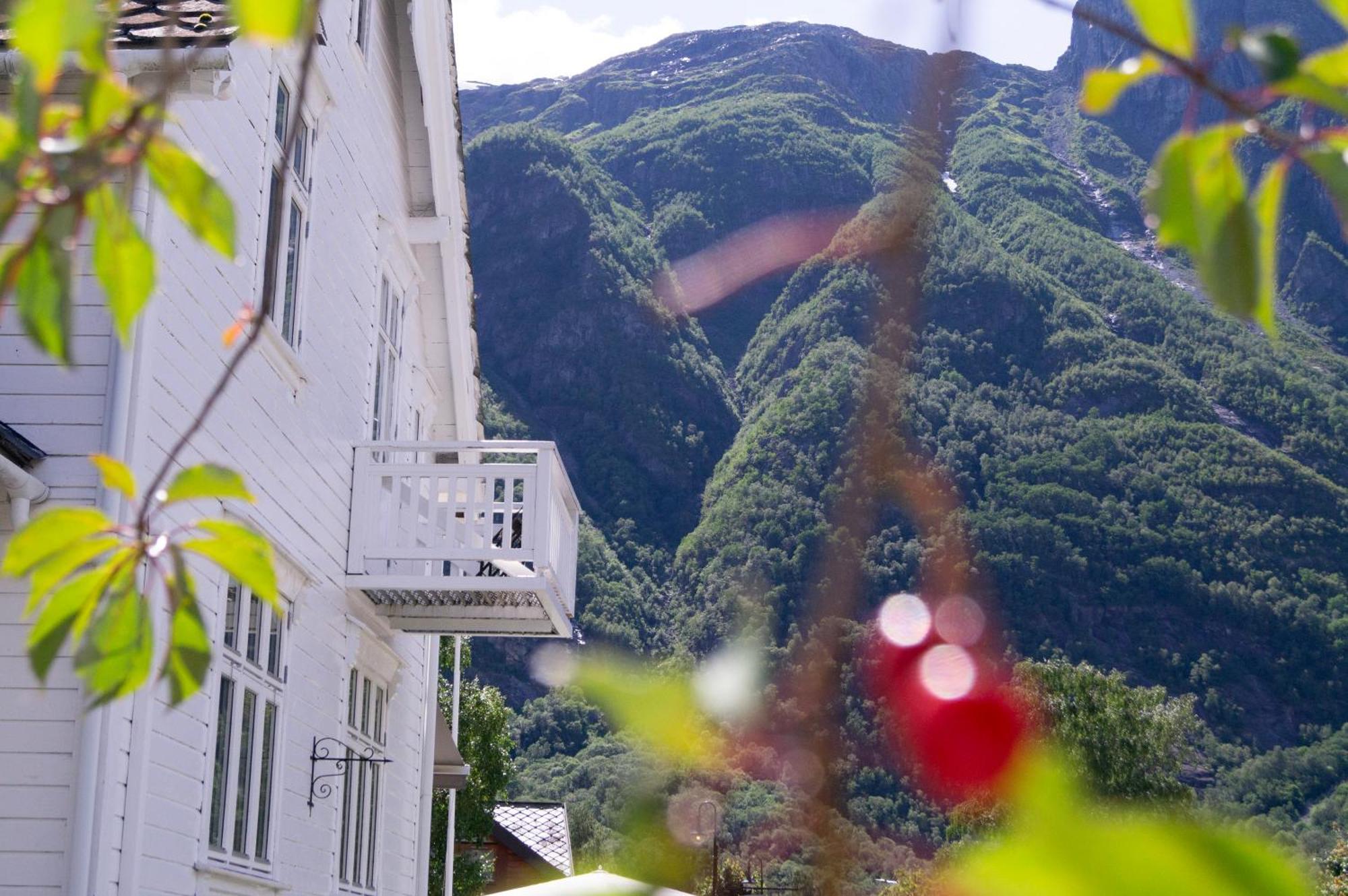 Vik Hotel *